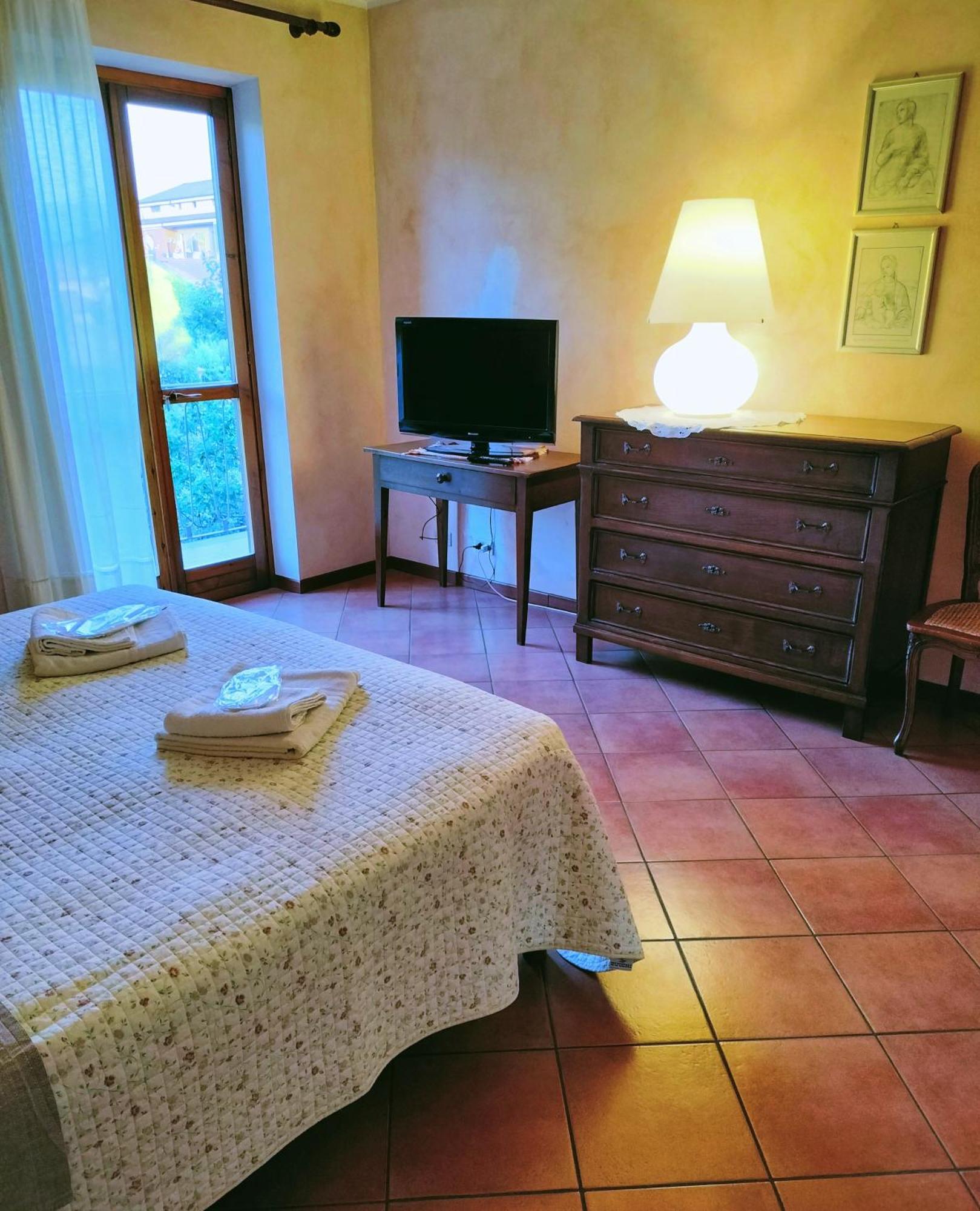 בורגו סן דלמצו B&B "Madama Granet" מראה חיצוני תמונה